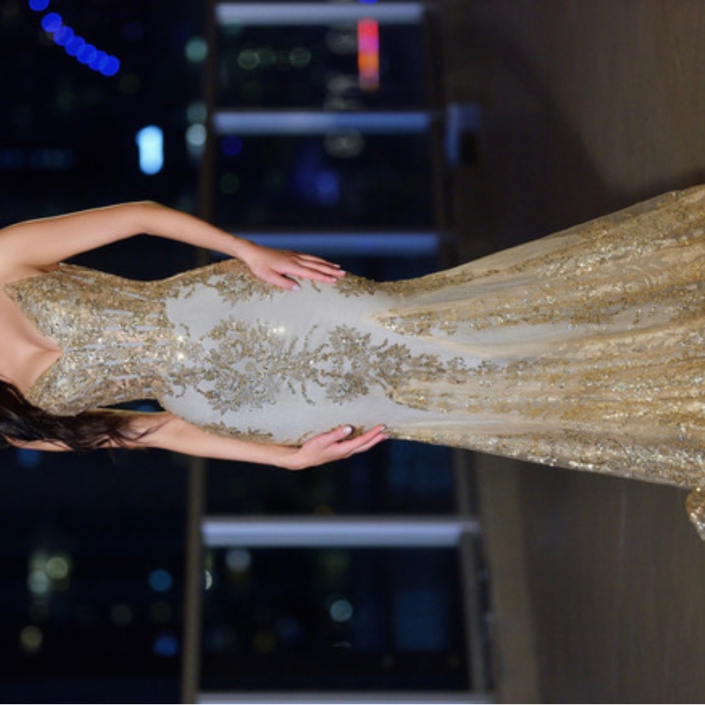 Lady Black Tie Prom dress Gold XS SIZE 0 only worn once